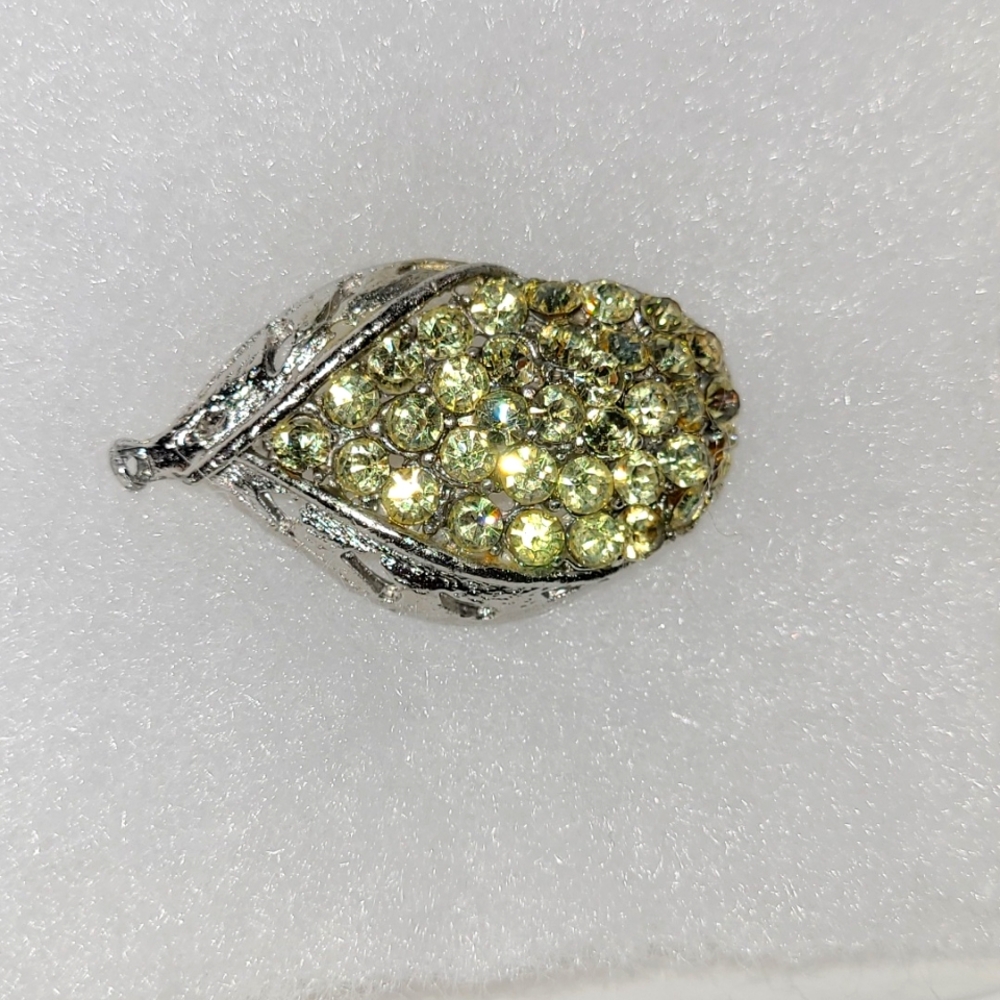 Vintage Yellow Crystal Brooch Pin Pendant Floral Bouquet & Leaf Design Retro Fun